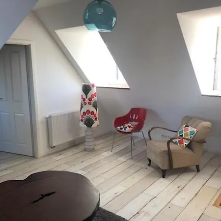 Ruhig & Idyllisch - Schloss - Maisonette-apartment Ulrichshusen Mit Dachterrrasse, Mecklenburger Seenplatte Mit Dachterrasse, Naehe Ostsee *