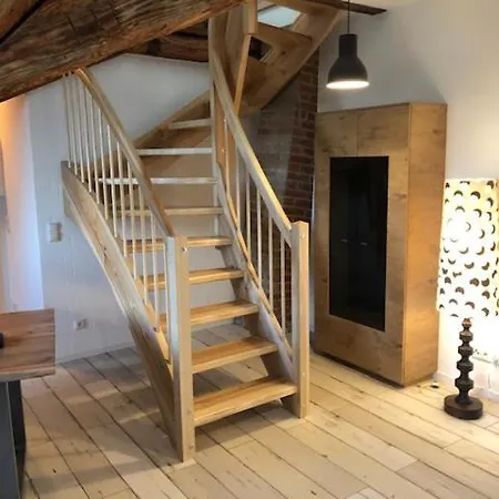 Ruhig & Idyllisch - Schloss - Maisonette-apartment Ulrichshusen Mit Dachterrrasse, Mecklenburger Seenplatte Mit Dachterrasse, Naehe Ostsee شقة *