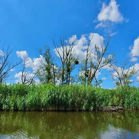 شقة Ruhig & Idyllisch - Schloss - Maisonette-apartment Ulrichshusen Mit Dachterrrasse, Mecklenburger Seenplatte Mit Dachterrasse, Naehe Ostsee