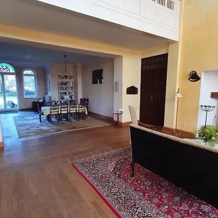 Ruhig & Idyllisch - Schloss - Maisonette-apartment Ulrichshusen Mit Dachterrrasse, Mecklenburger Seenplatte Mit Dachterrasse, Naehe Ostsee *