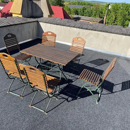 شقة Ruhig & Idyllisch - Schloss - Maisonette-apartment Ulrichshusen Mit Dachterrrasse, Mecklenburger Seenplatte Mit Dachterrasse, Naehe Ostsee