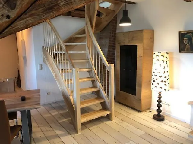 Ruhig & Idyllisch - Schloss - Maisonette-apartment Ulrichshusen Mit Dachterrrasse, Mecklenburger Seenplatte Mit Dachterrasse, Naehe Ostsee דירה *