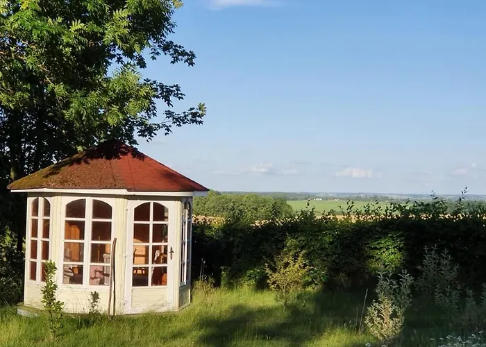 Ruhig & Idyllisch - Schloss - Maisonette-apartment Ulrichshusen Mit Dachterrrasse, Mecklenburger Seenplatte Mit Dachterrasse, Naehe Ostsee