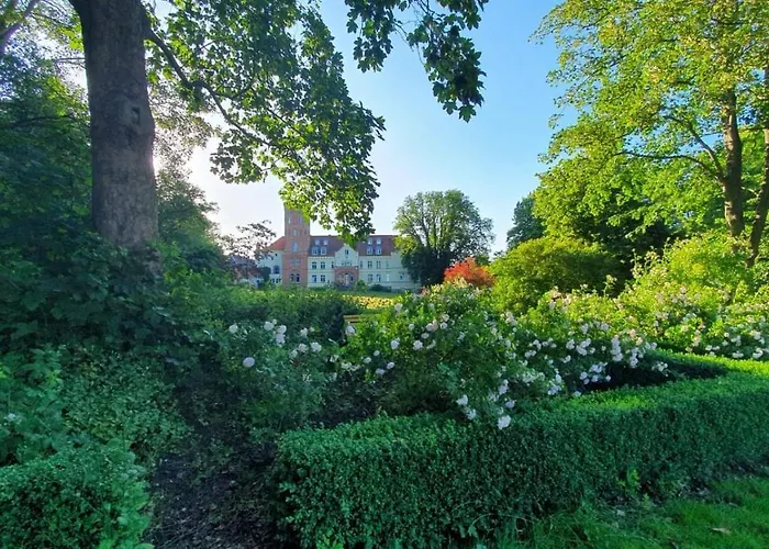 דירה Ruhig & Idyllisch - Schloss - Maisonette-apartment Ulrichshusen Mit Dachterrrasse, Mecklenburger Seenplatte Mit Dachterrasse, Naehe Ostsee Lelkendorf