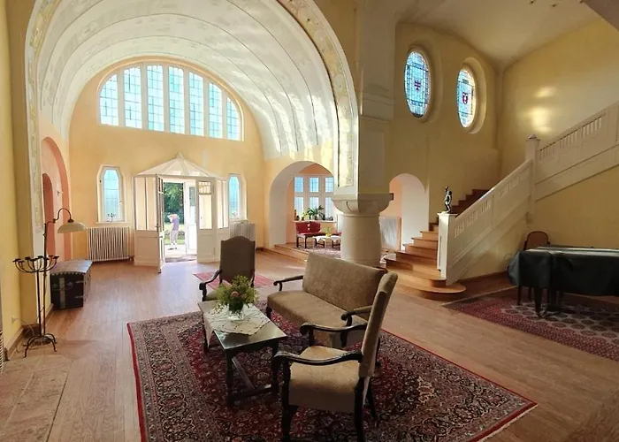 Ruhig & Idyllisch - Schloss - Maisonette-apartment Ulrichshusen Mit Dachterrrasse, Mecklenburger Seenplatte Mit Dachterrasse, Naehe Ostsee * Lelkendorf