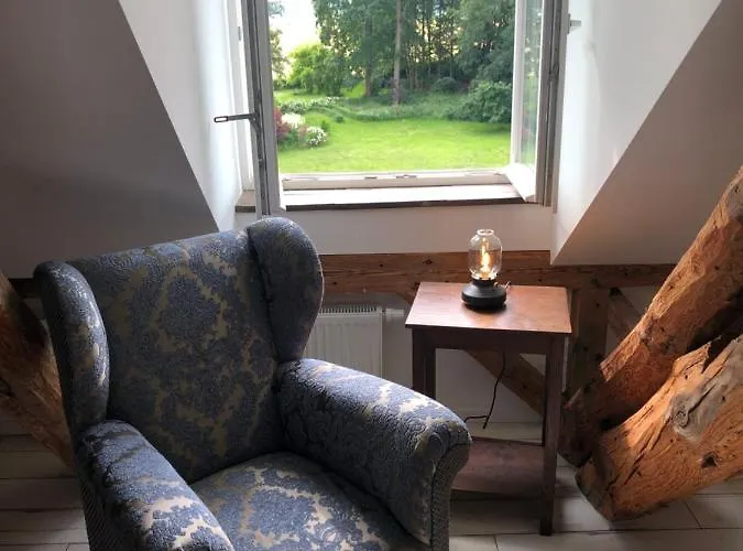 Ruhig & Idyllisch - Schloss - Maisonette-apartment Ulrichshusen Mit Dachterrrasse, Mecklenburger Seenplatte Mit Dachterrasse, Naehe Ostsee דירה Lelkendorf